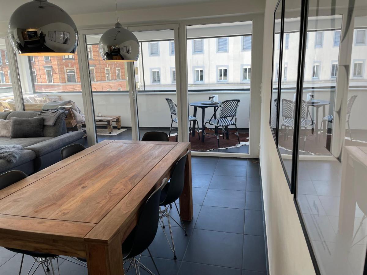 Moderne Stadtwohnung Inkl. Tiefgaragenplatz Bregenz Bagian luar foto